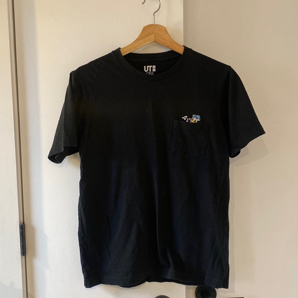 Disney/Uniqlo pocket T with Daffy Duck embroidery